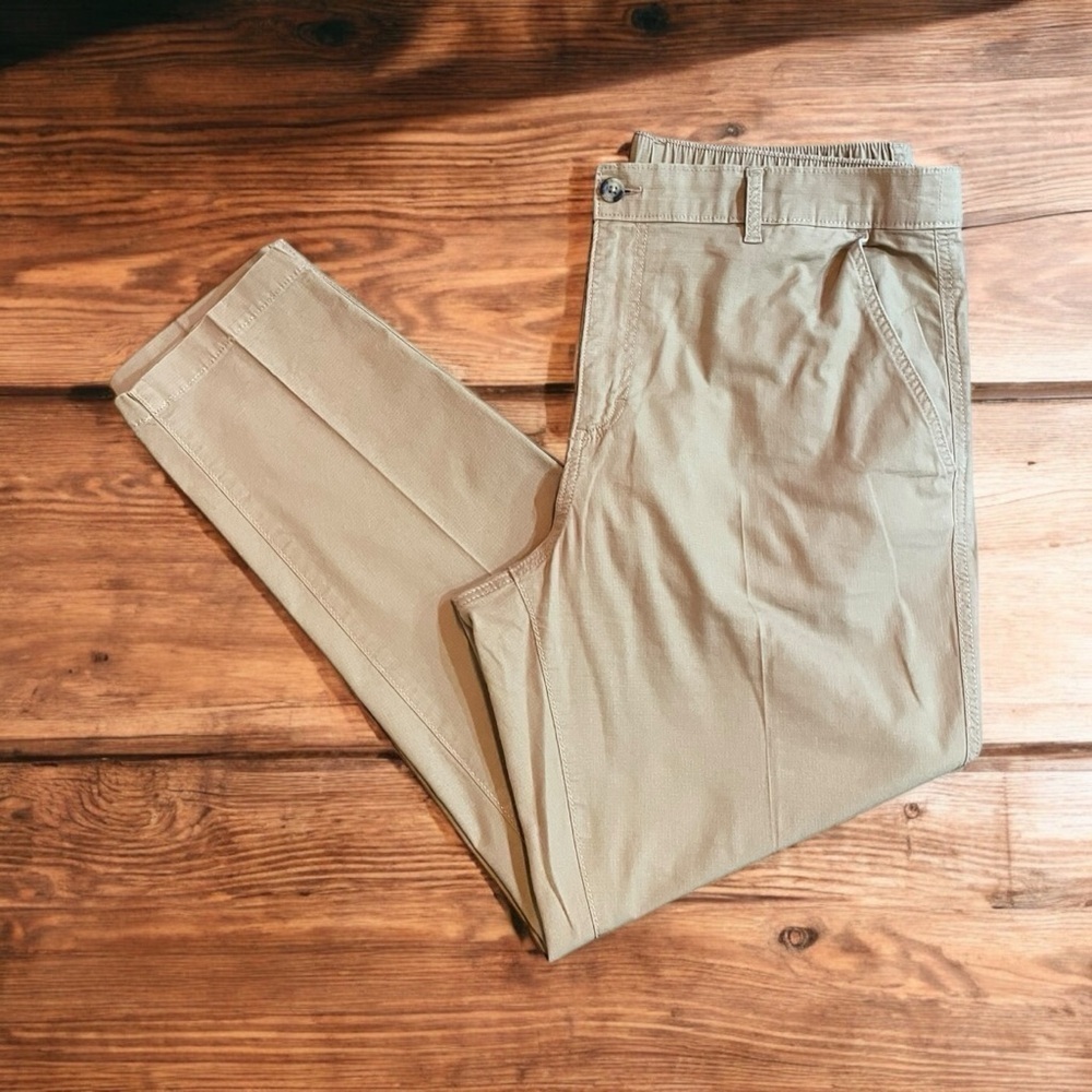 Eddie Bauer Men’s Khaki Pants Size 38